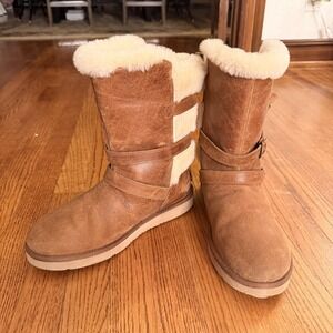 UGG Becket Leather & Shearling Chestnut Sheepskin Buckle Boots 1005380 Size 10